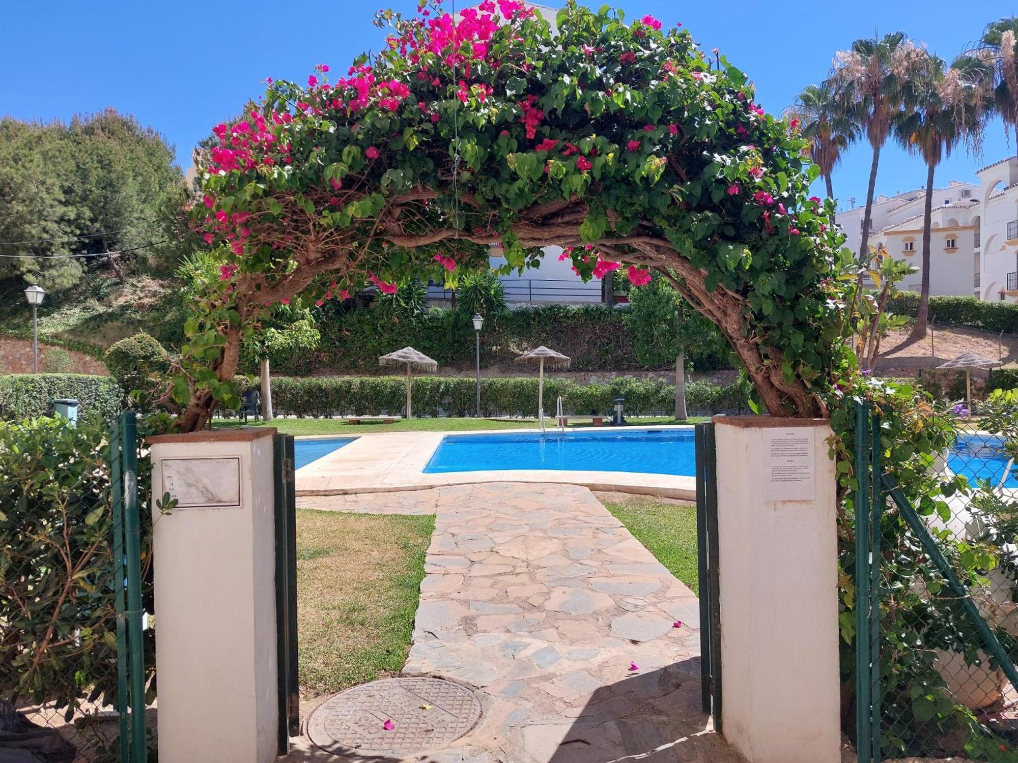 Lejlighed Estudio Con Piscina Y Parking, Playa A 4 Min A Pie, Tren A 2 Min Fuengirola
